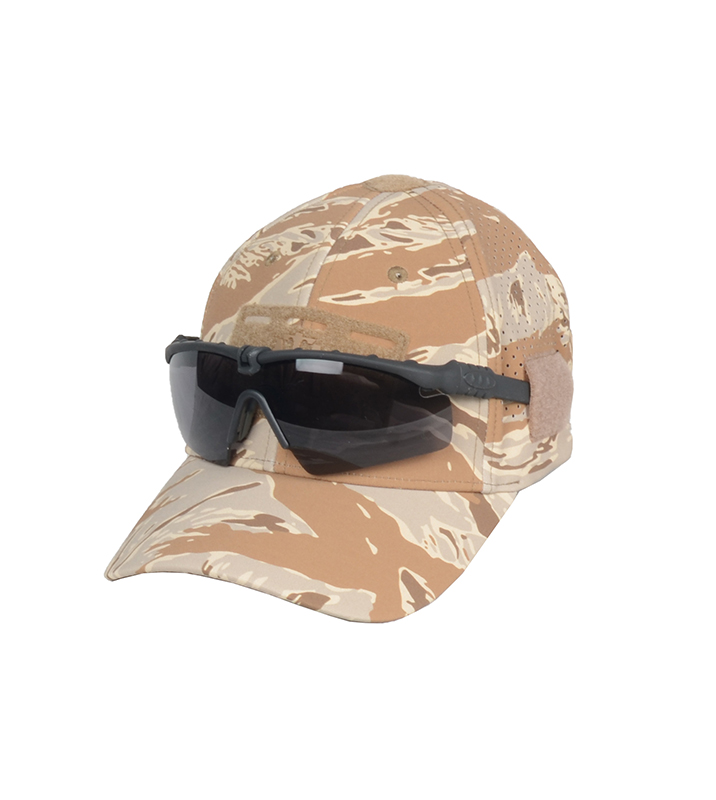 GLASSES CARRIER BASEBALL CAP